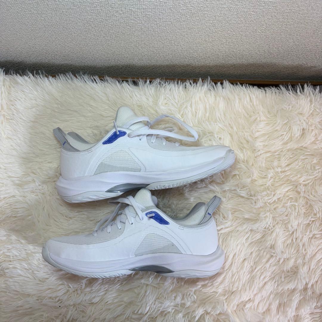 【美品】ASICS GLIDE NOVA FF 4 ホワイト 1063A105