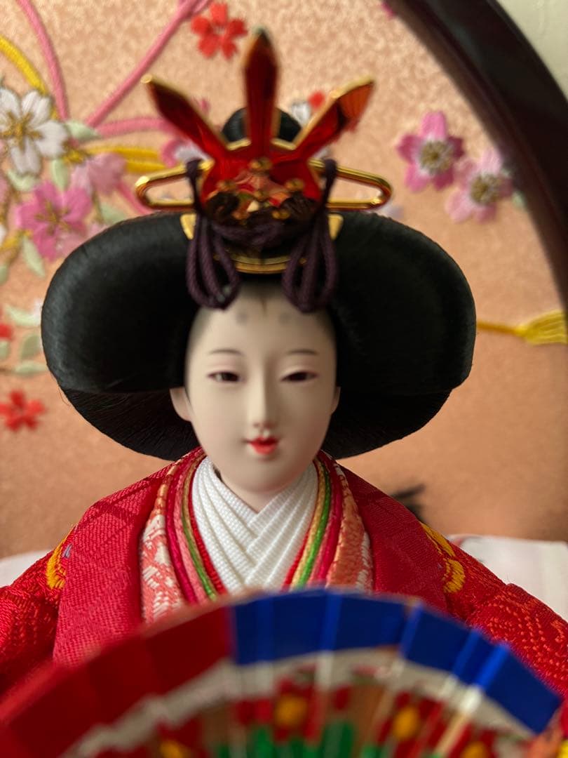 【早い者勝ち】コンパクトおしゃれな丸型デザイン親王飾り雛人形オルゴール写真たて付