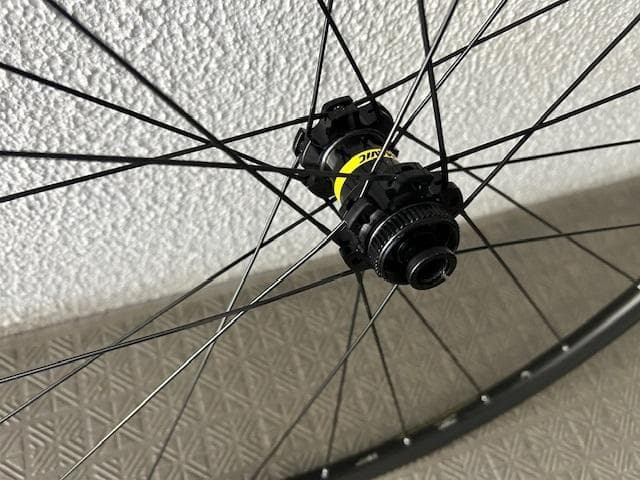 MAVIC　マビック　AKSIUM DISC　前後セット