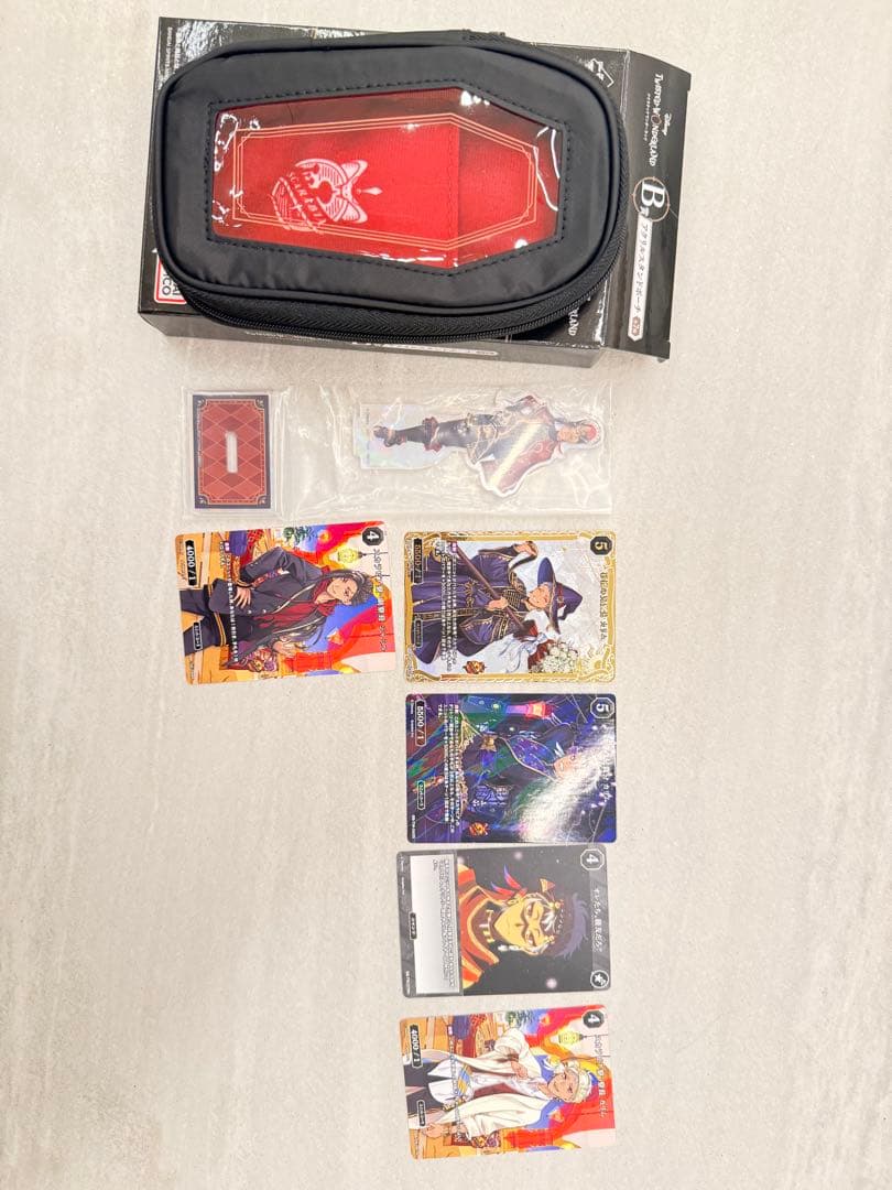 ツイステッドワンダーランドグッズまとめ売り