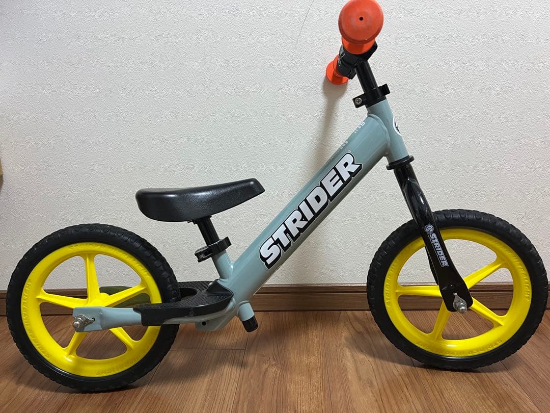 ストライダー　限定カラー　アイスブルー　キッズバイク