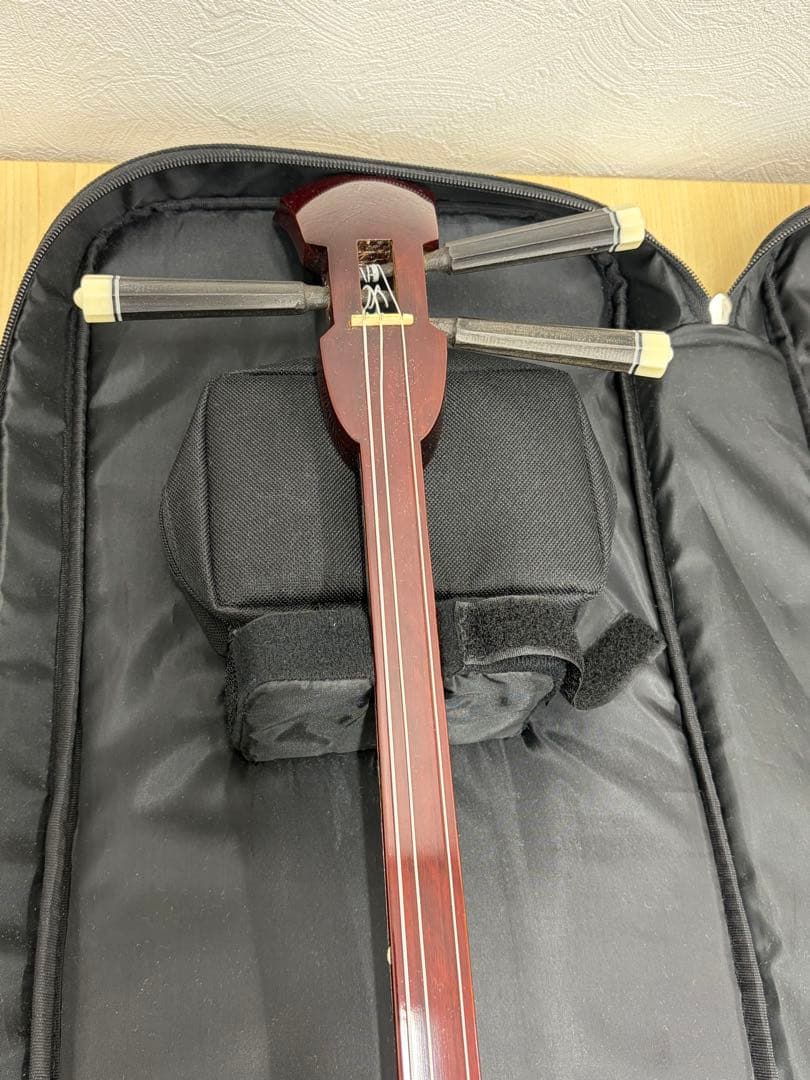 美品 沖縄三線 蛇皮 人工皮 弦楽器 和楽器 三味線 初心者 入門セット付き