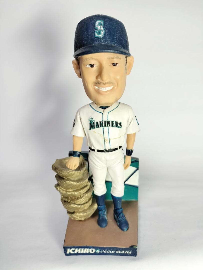 イチロー／”ゴールドグラブ賞” ボブルヘッド人形 (シアトル・マリナーズ）