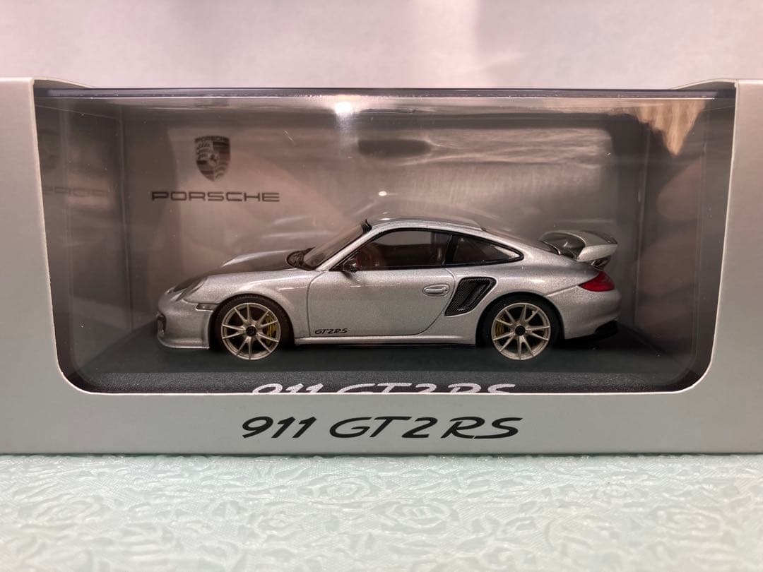 ミニチャンプス　ディーラー品　ポルシェ911 GT2RS 2010年