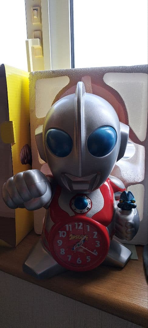 ウルトラマン 目覚まし時計 フィギュア