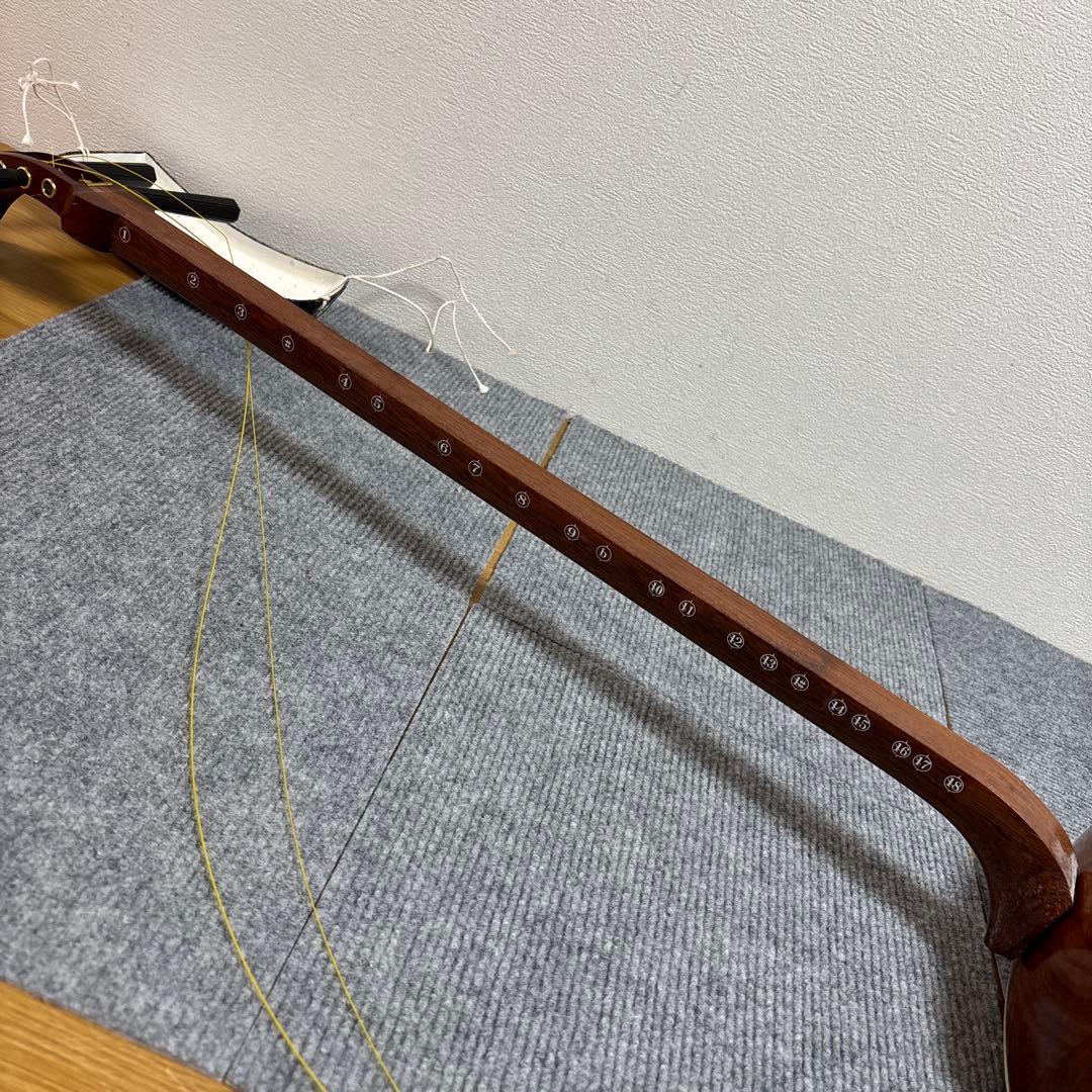 三味線 中棹 人工皮 丸打胴 破れ有 和楽器