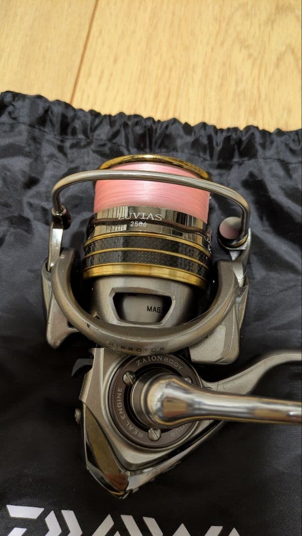 スピニングリール　Daiwa LUVIAS 2506