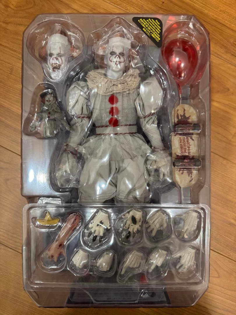 Hot toys ホットトイズ イット ペニーワイズ