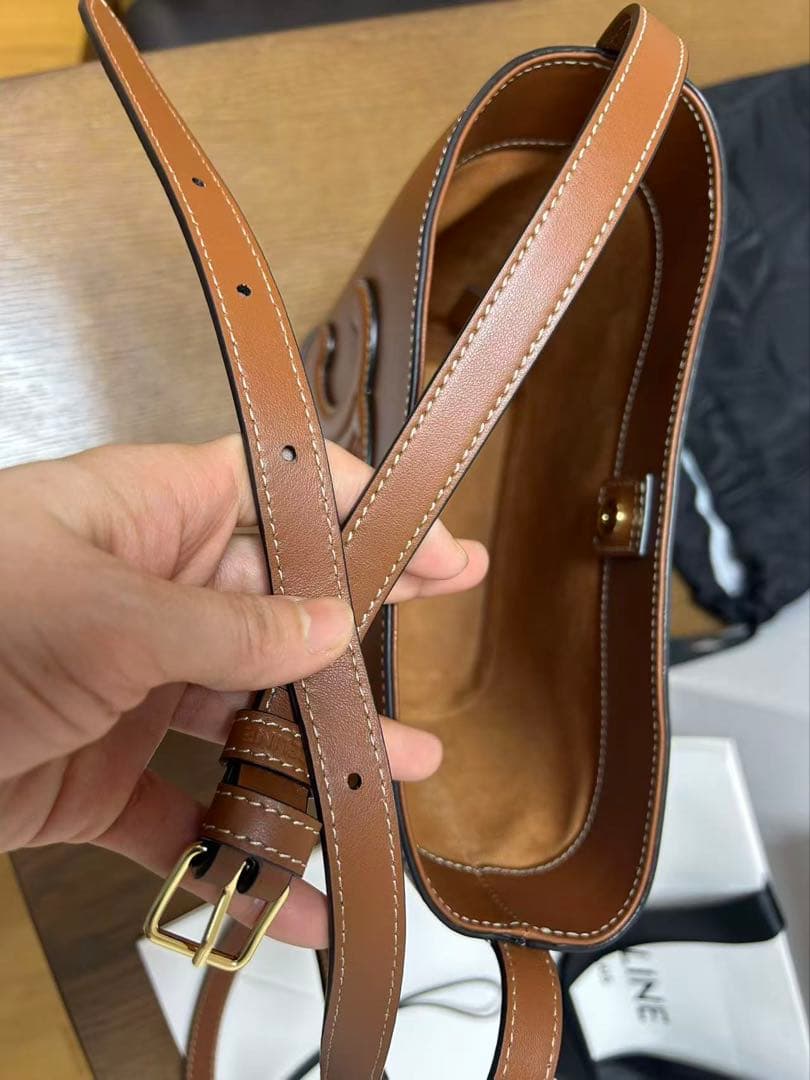 CELINE スモール バケット キュイル トリオンフ