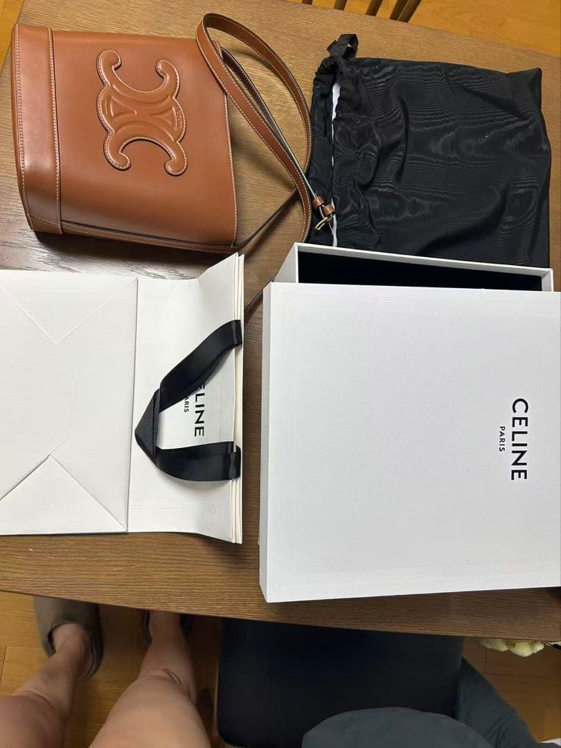 CELINE スモール バケット キュイル トリオンフ