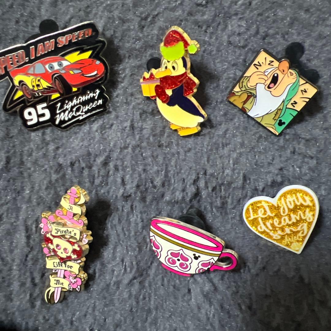 ディズニー　ピンバッジ　22点セット