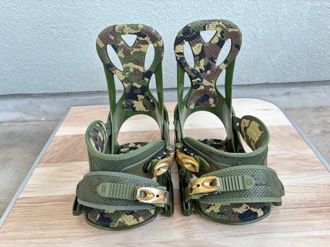 【超美品1回のみ使用】Burton Doom バインディング M カモフラ　迷彩