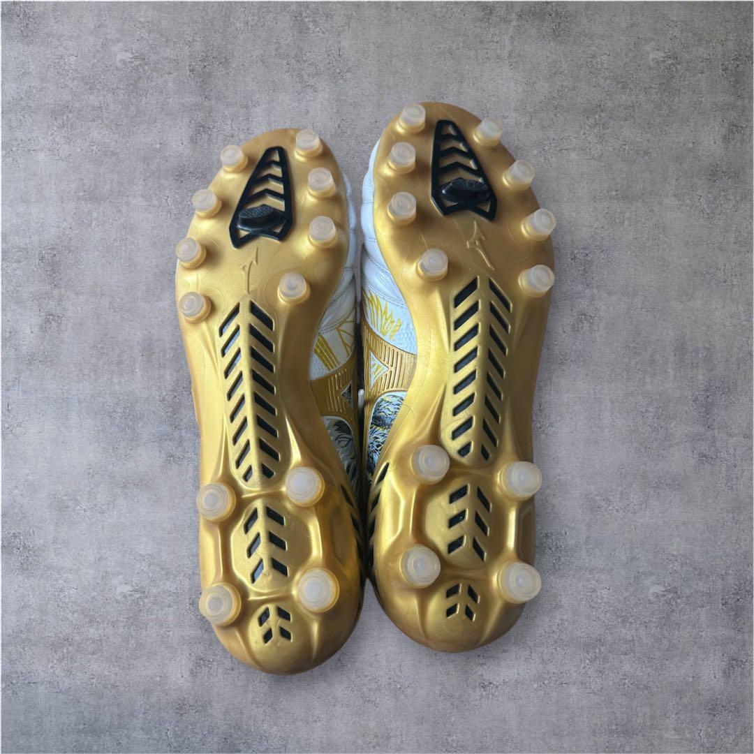 Mizuno サッカーシューズ・スパイク ホワイト/ゴールド
