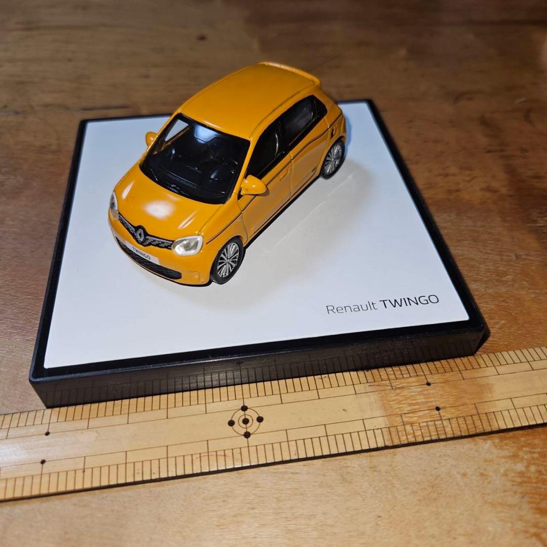ノレブ1／43ルノートゥインゴ