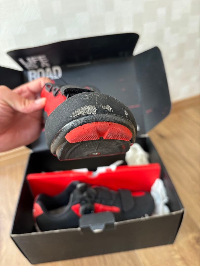fizik R5B UOMOBOA ロードシューズ ブラック/レッド限定カラー