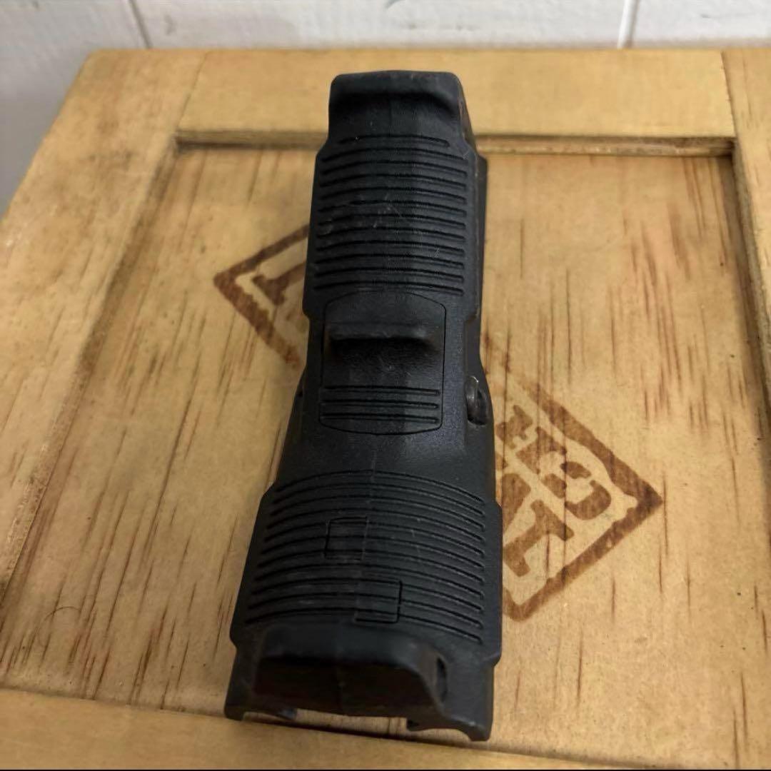 米軍　USA製 MAGPUL マグプル　アングルフォアグリップ AFG−1