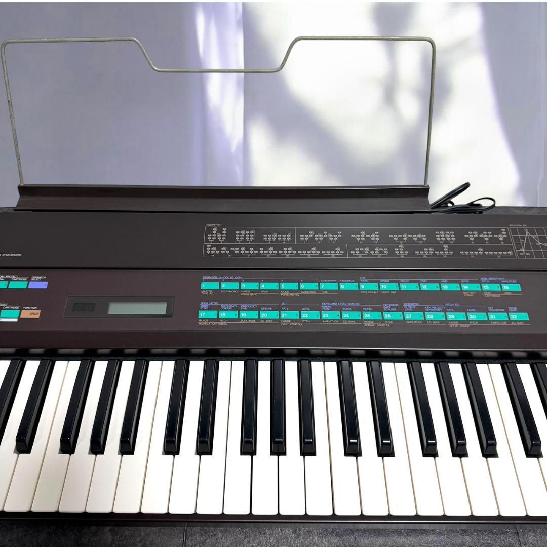 ☆美品 ヤマハ DX7 61鍵 デジタルシンセサイザー 譜面台 説明書付き
