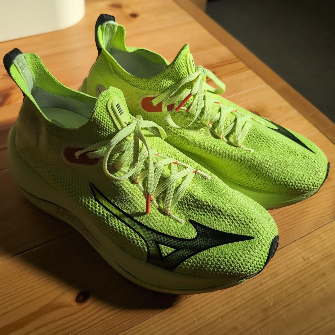 Mizuno NEO VISTAネオビスタ　 ランニングシューズ ネオンイエロー