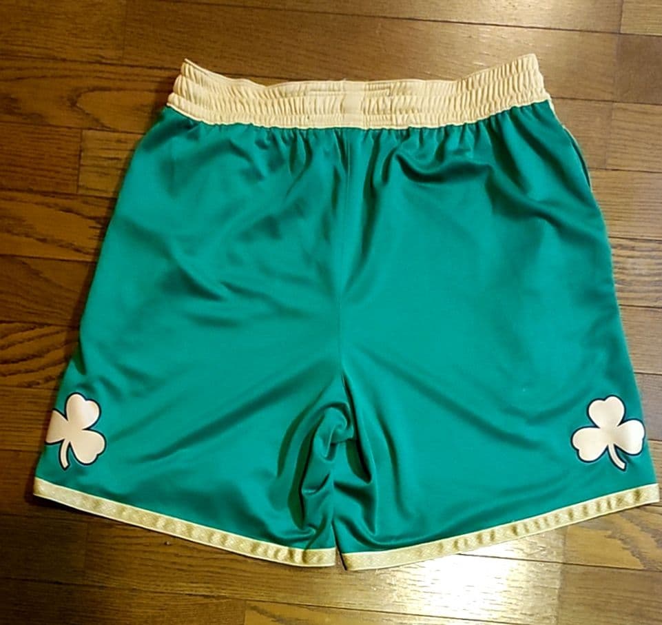 ウェア BOSTON CELTICS official shorts XL