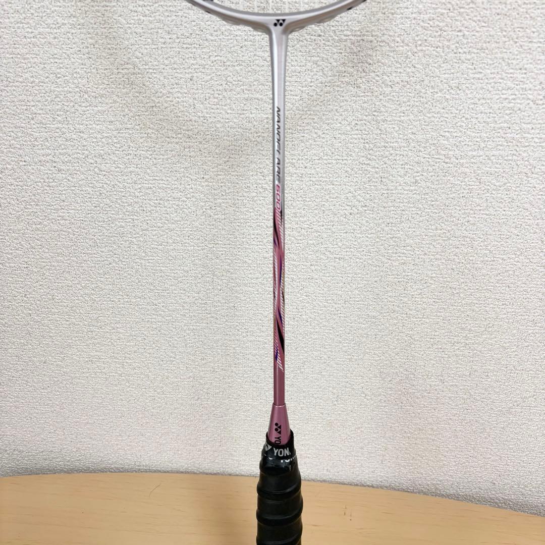 【美品】YONEX NANOFLARE 600　バドミントン　ラケット