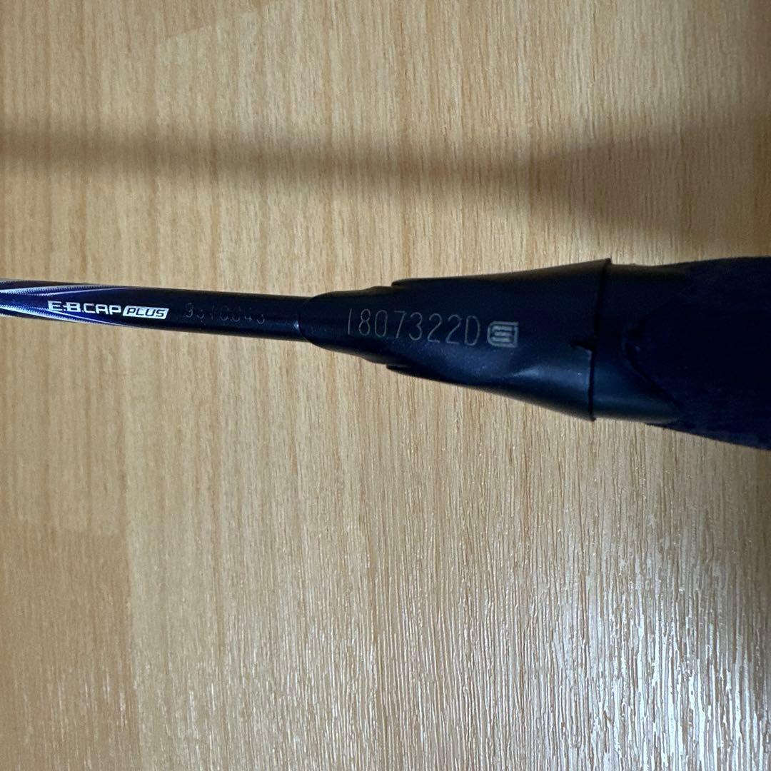 美品YONEX バドミントンラケット 日本製 アストロクス100ZZ 4UG5