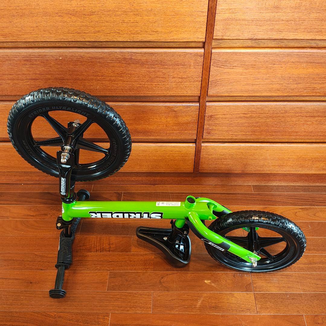 極美品 ほぼ未使用 STRIDER ストライダー スポーツタイプ 緑 グリーン