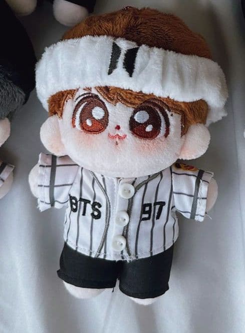新品未使用★BTS ジョングク 10cmぬいぐるみ 服付き マスター