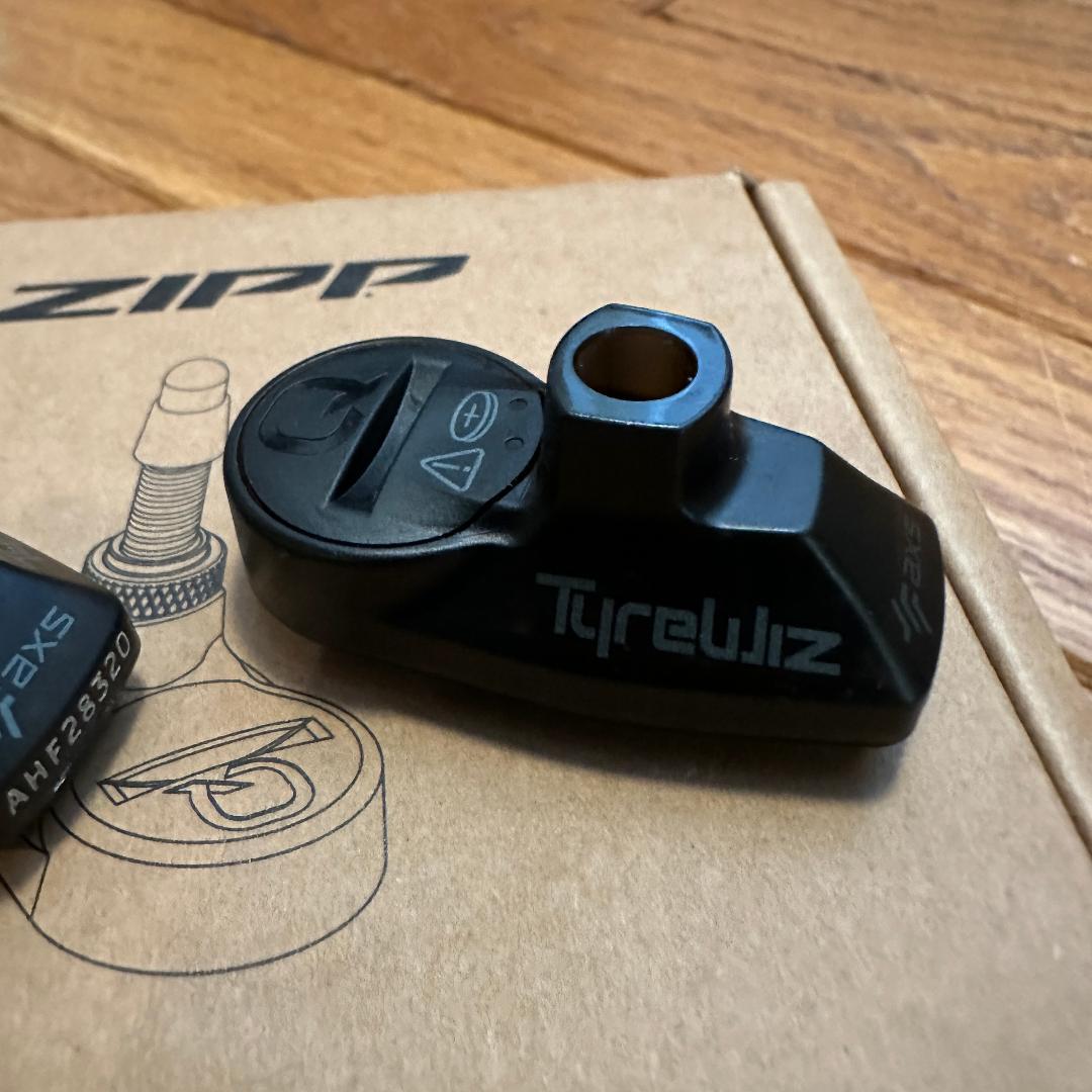 ZIPP QUARQ TyreWiz2.0 タイヤ空気圧センサー + Valve