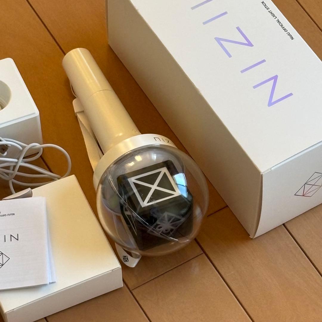 NiziU 初Liveツアーペンライトスティック