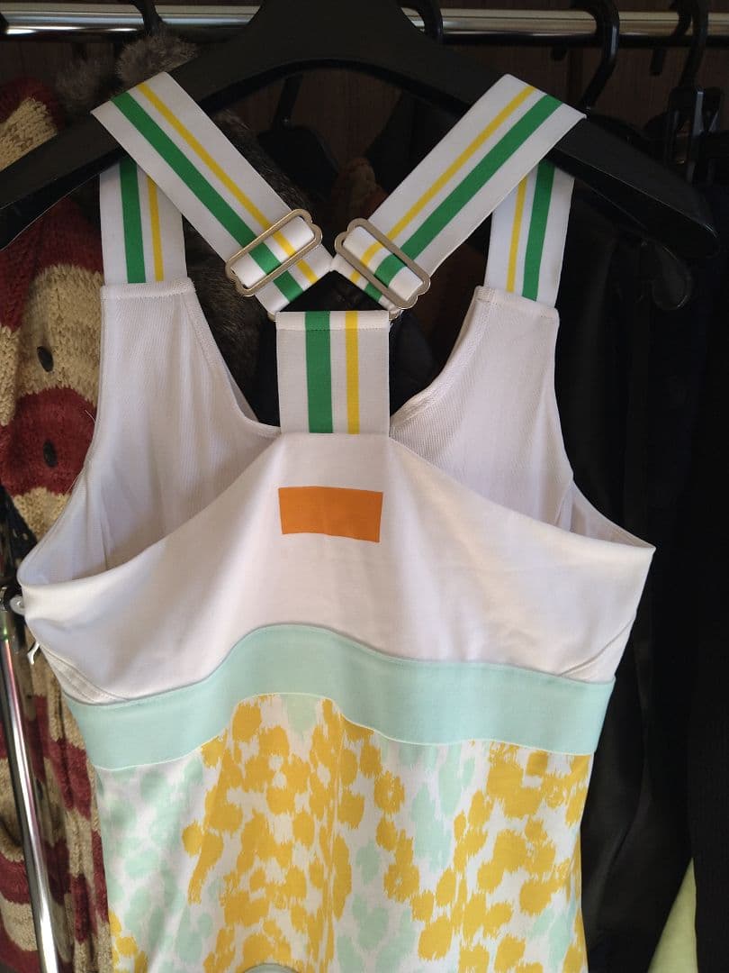 adidas 花柄スポーツドレス