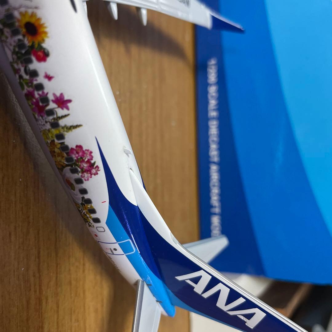 希少ANA Boeing 737-800 フラワージェット1/200