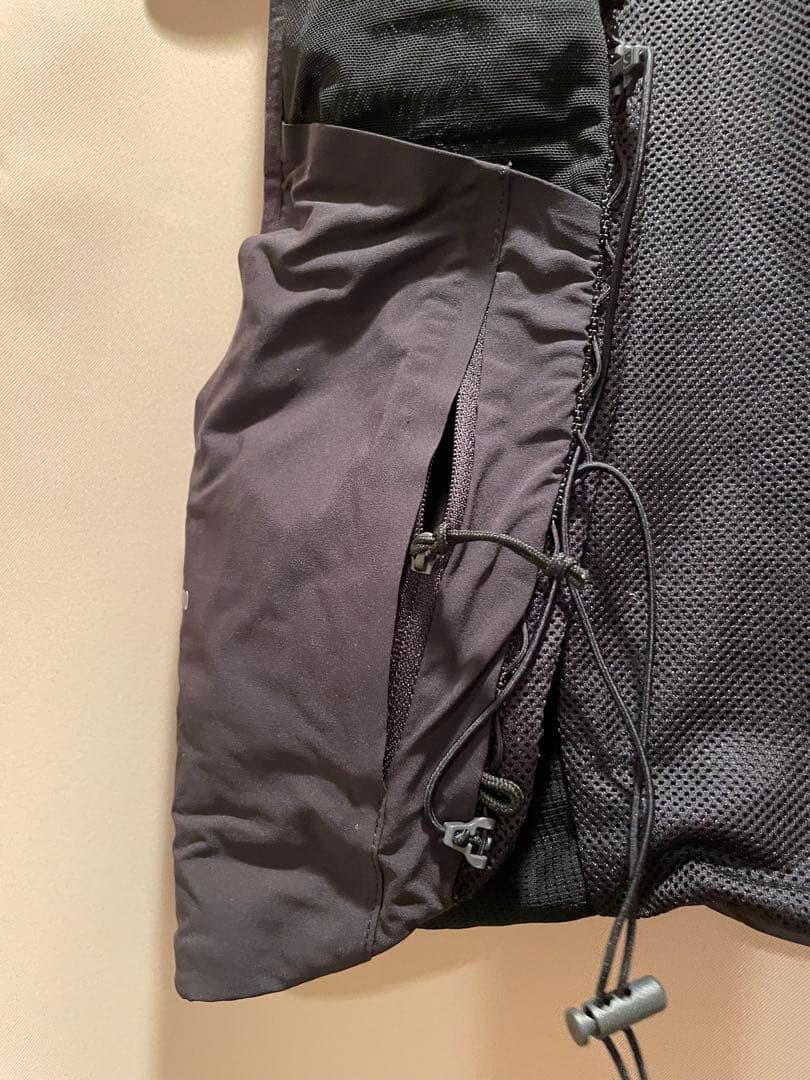 Salomon ランニングベスト 黒　トレランザック　10L Sサイズ
