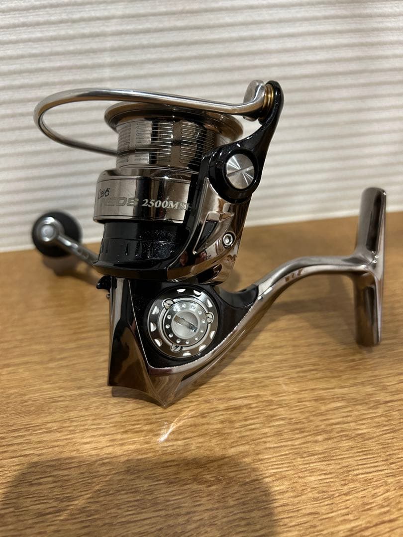 Abu Garcia Revo NEOS 2500MSH スピニングリール