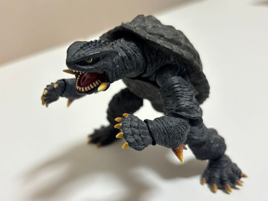 ガメラ　ギャオス　フィギュア