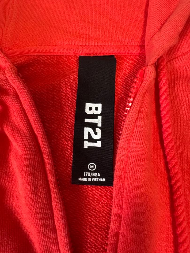 BTS BT21 公式 TATA パーカー　テテ　V　Mサイズ《完売品》