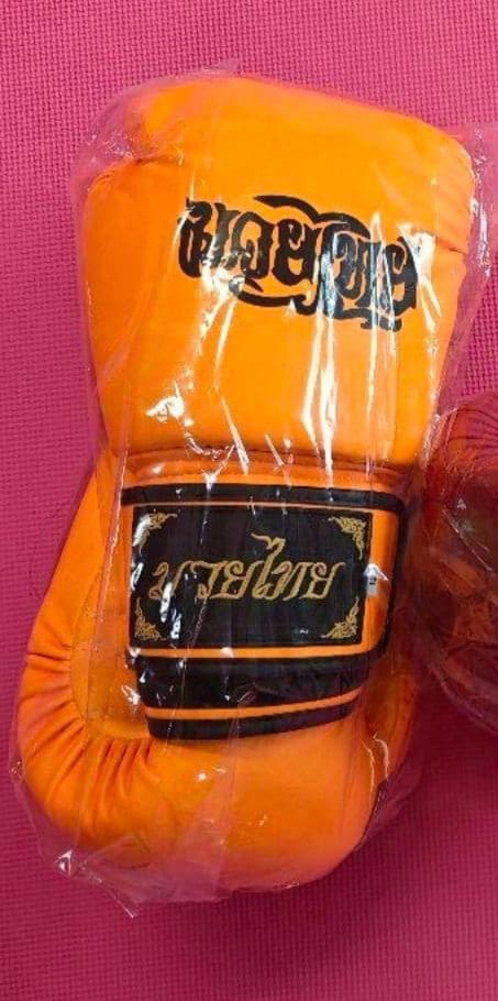 新品未使用です。超お買い得の本場ムエタイの高品質ボクシンググローブです。