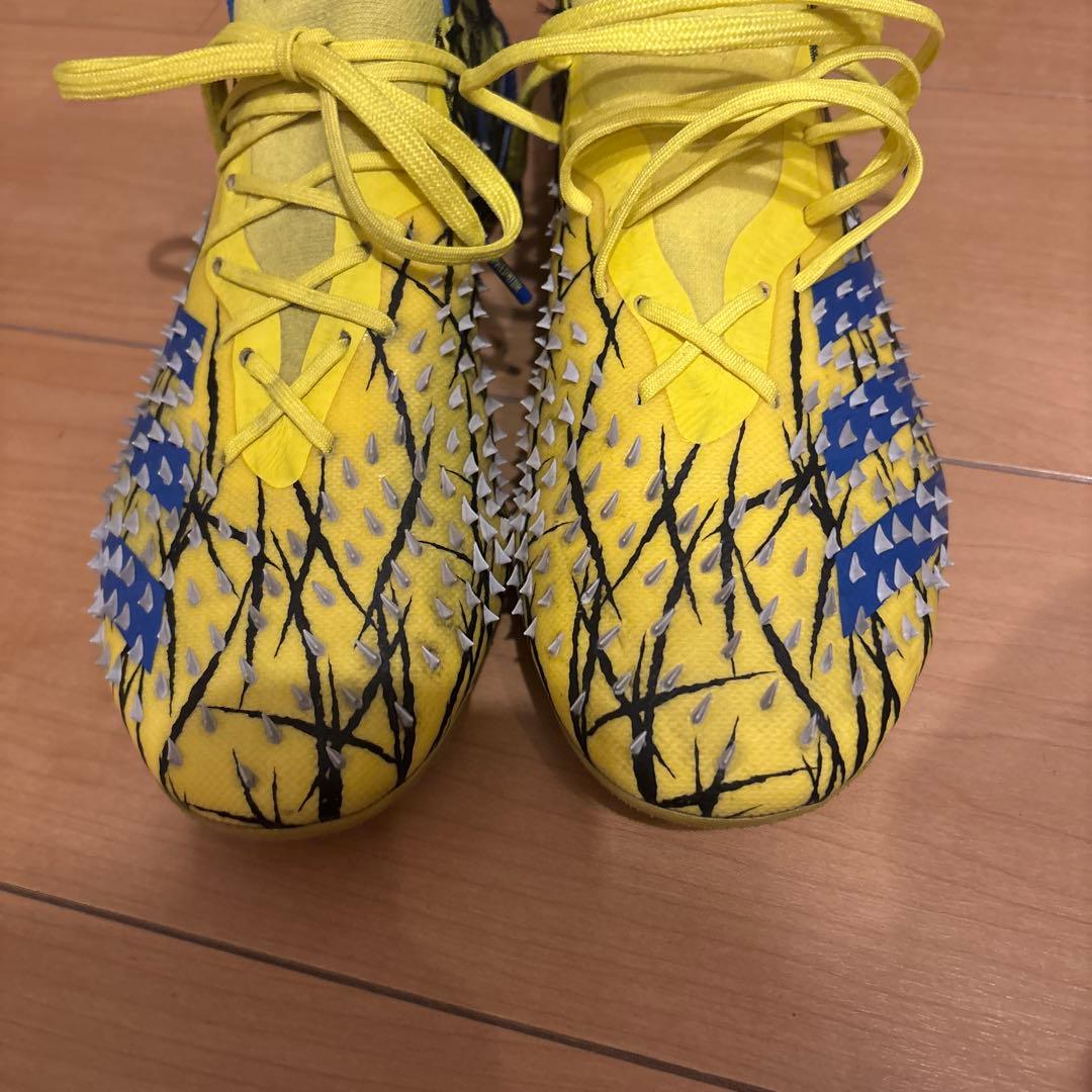 adidas PREDATOR FREAK.1 FG サッカースパイク　23.5