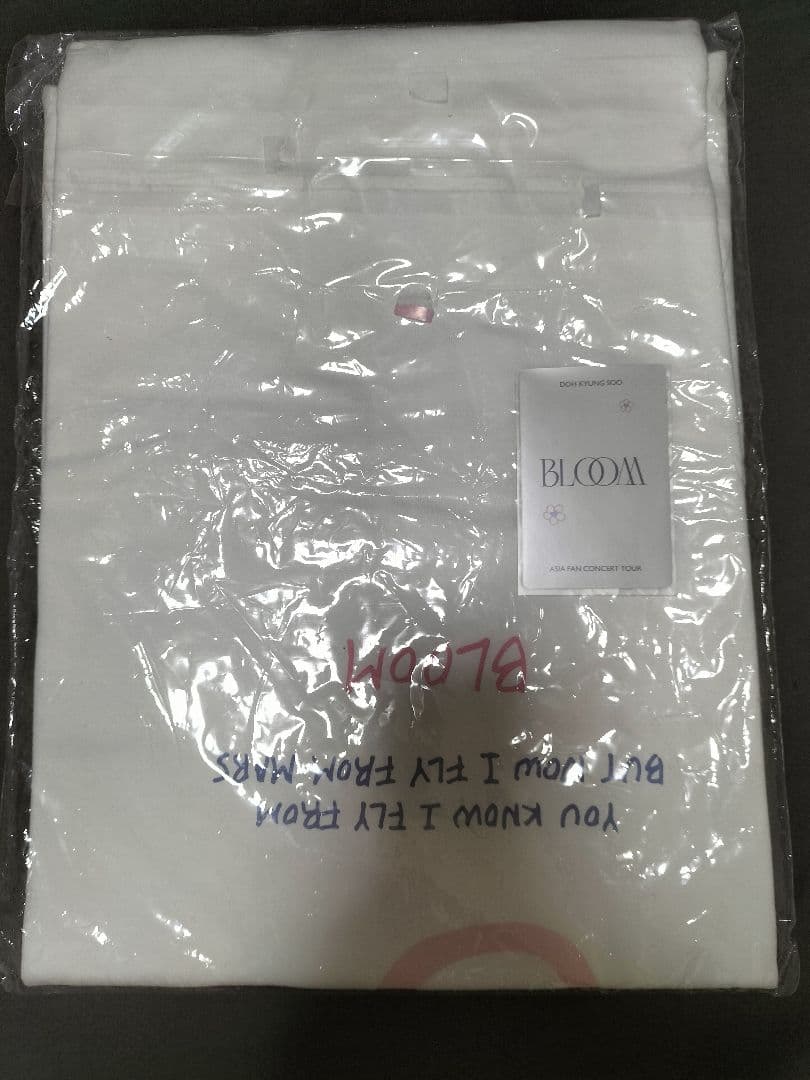 EXO ギョンス　ファンコン　BLOOM Tシャツ 新品未使用　トレカ付き