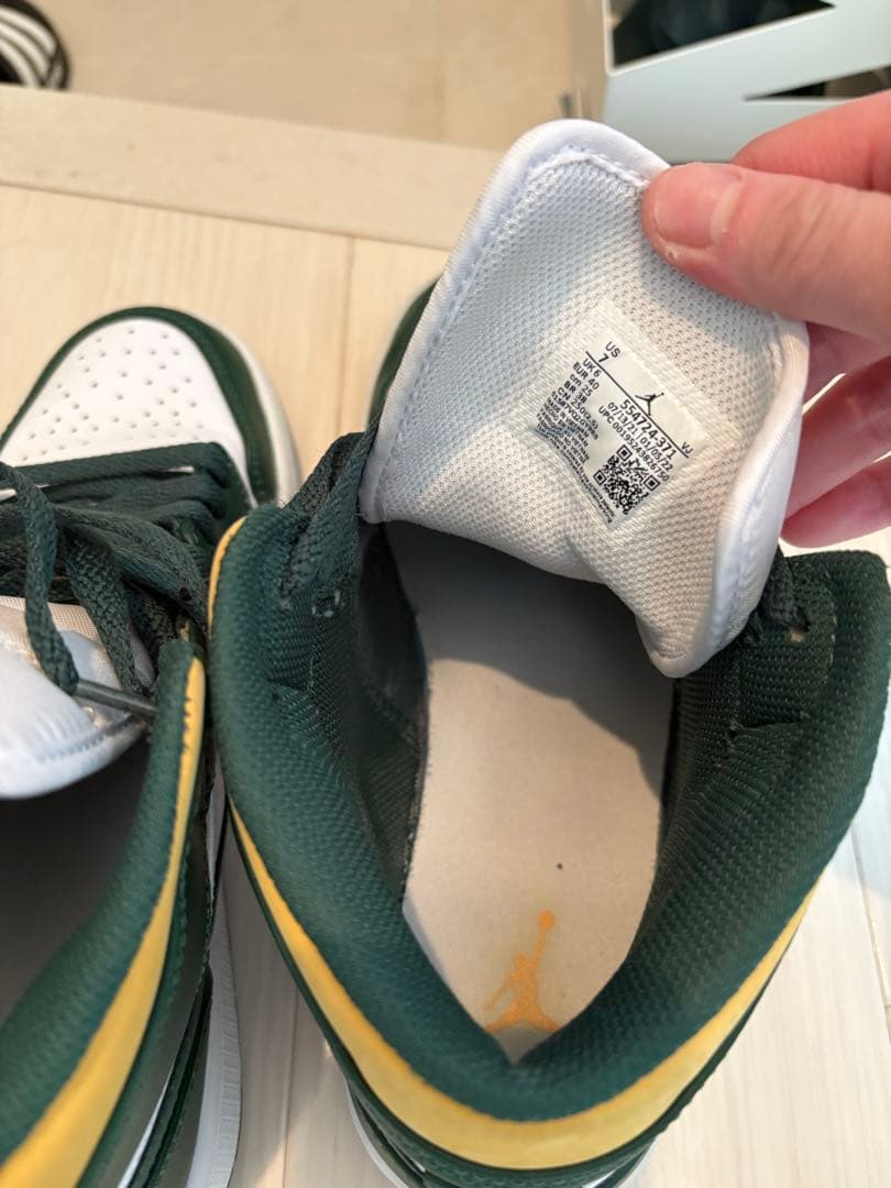 シューズ(男性用) Nike Air Jordan 1 MidSeattle Supersonics