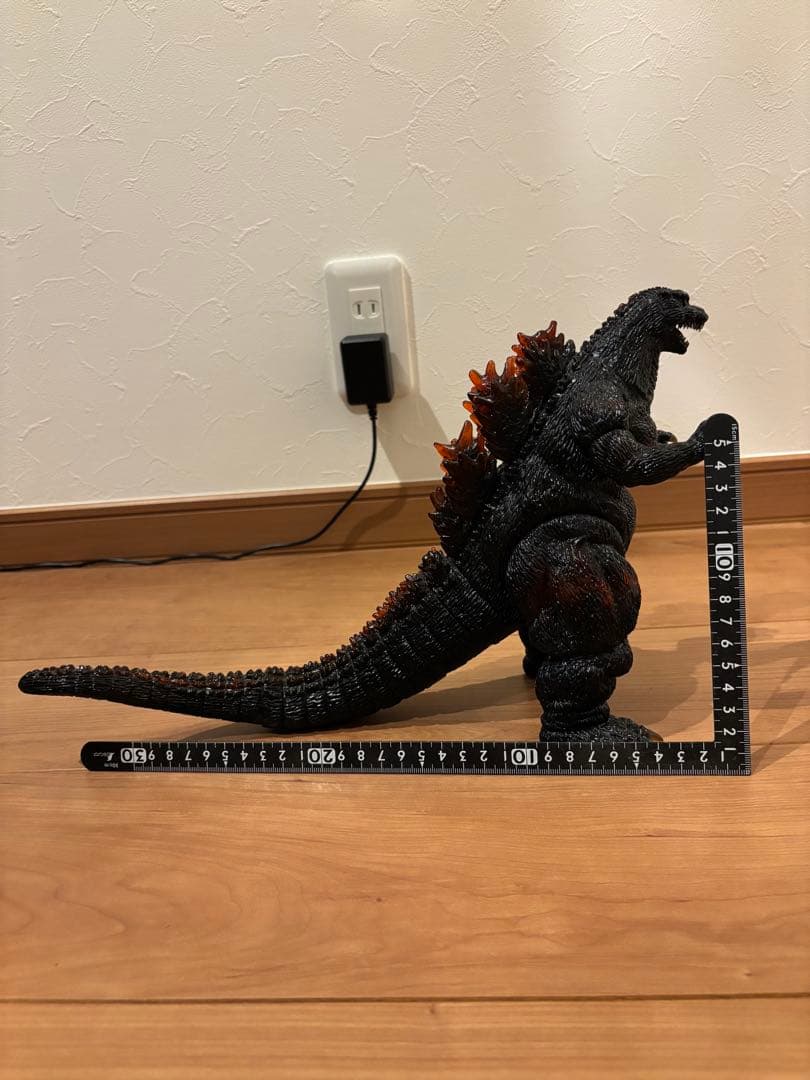 西*彦様 バーニングゴジラ フィギュア（塗装発光改造）