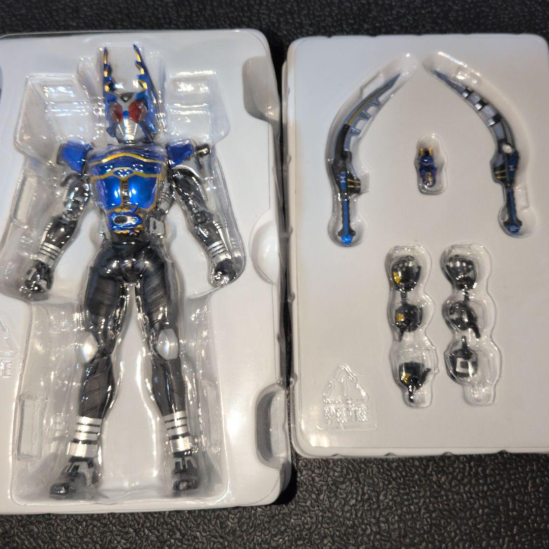 S.H.Figuarts（真骨彫製法） 仮面ライダーガタック ライダーフォーム