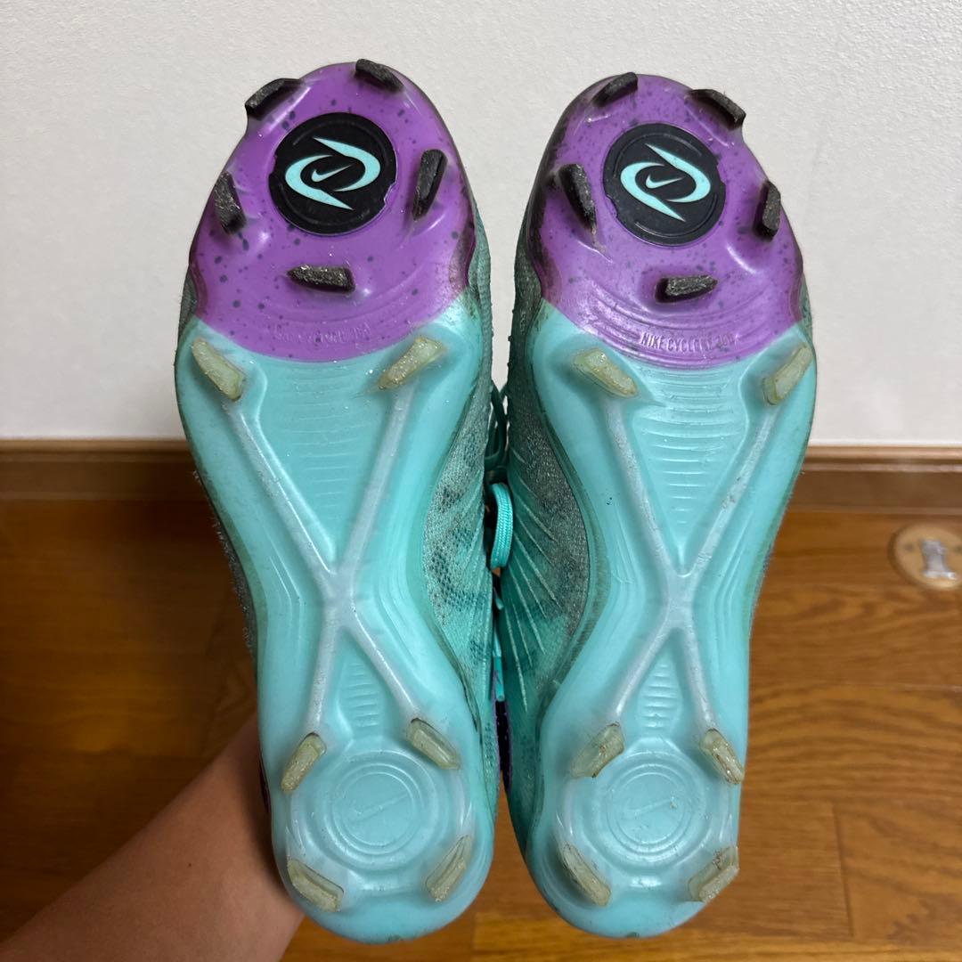 Nike サッカーシューズ ファントムルナ FG25.5