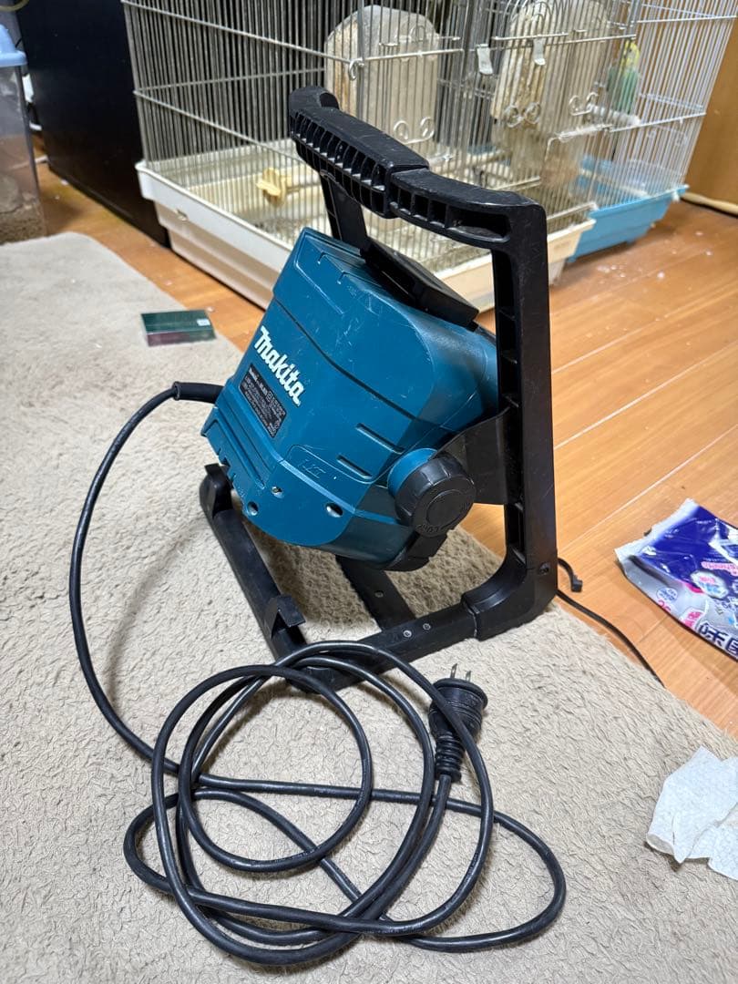 Makita ML805 LEDライト 18V3.0Ah付き