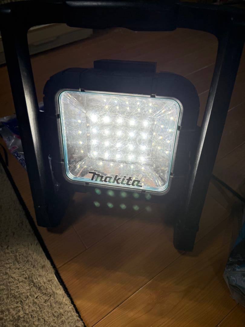 Makita ML805 LEDライト 18V3.0Ah付き