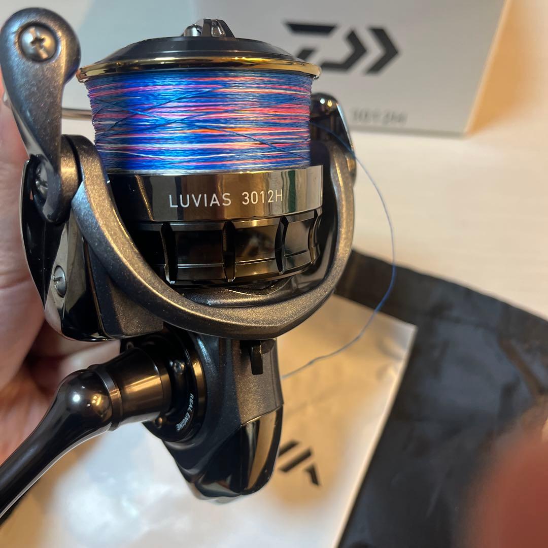 Daiwa LUVIAS 3012H スピニングリール
