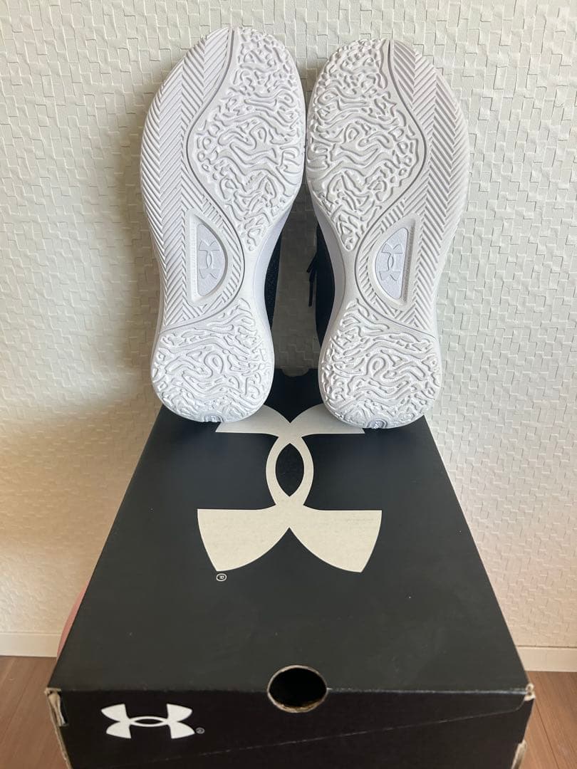 UNDER ARMOUR アンダーアーマー　バッシュ　24.5cm