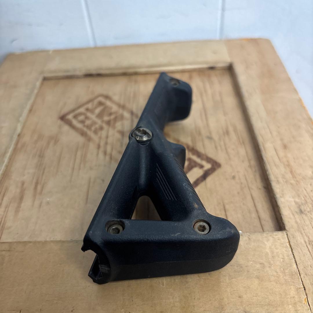 米軍　USA製 MAGPUL マグプル　アングルフォアグリップ AFG−2