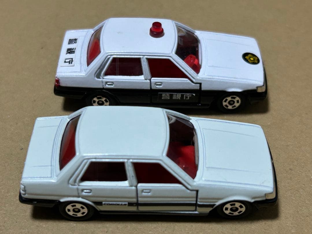トミカ トヨタ カローラ 4ドアセダン 2台セット
