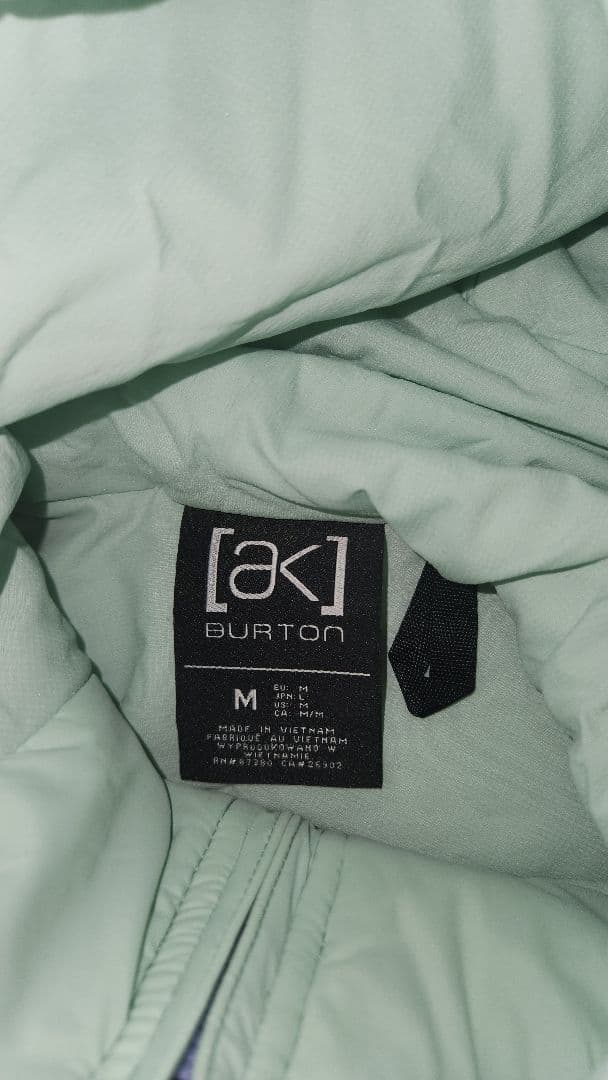 美品Burton AKヘリウムフーデッドストレッチ インサレーテッドジャケットM