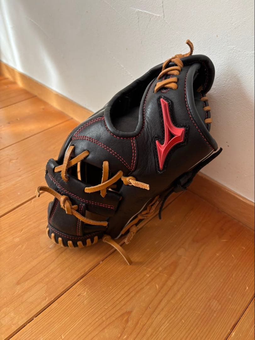 Mizuno 少年軟式グローブ 黒/赤 左投げ用